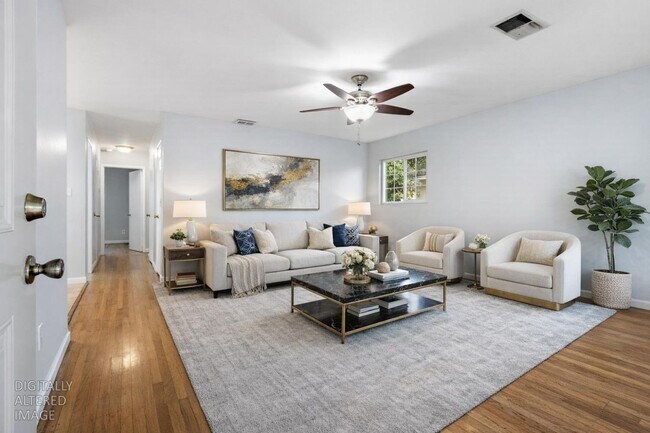 Foto del edificio - Move In NOW! Beautiful Davis Home Near UC Davis | Bright Open Layout + Private Backyard