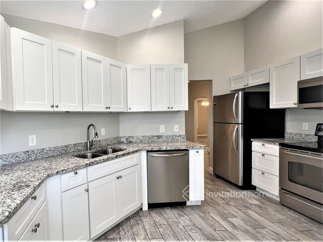 Building Photo - 7001 Ashbrook Ln.