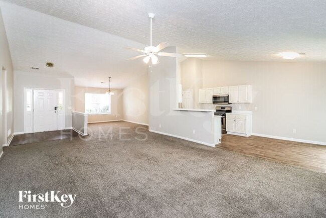 Foto del edificio - 592 Crestbend Ln