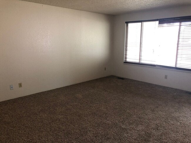 Building Photo - 4971 Chukar Dr
