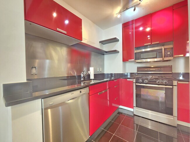 Foto del edificio - 4242 East West Hwy