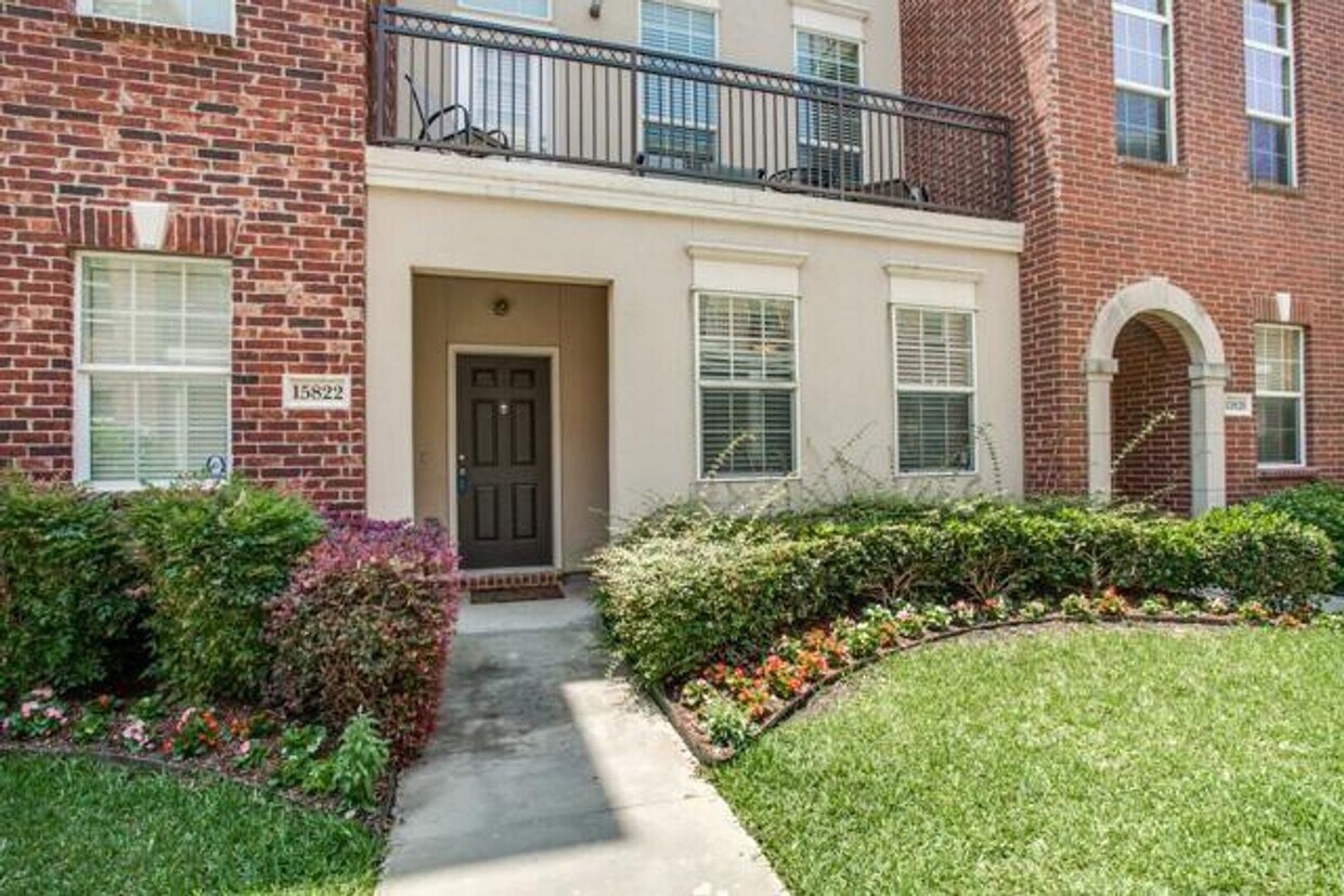 Foto principal - Welcome Home to the Heart of Addison!