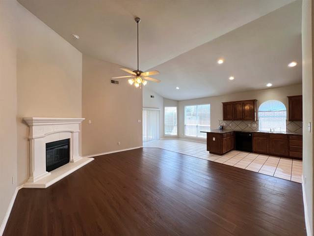 Building Photo - 2128 Carlotta Dr