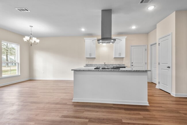 Building Photo - 20983 Oregon St