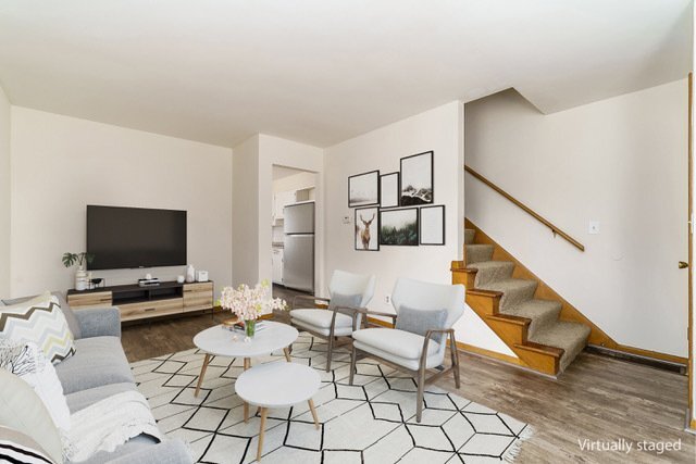 Foto del edificio - 889 N Meadows Ct