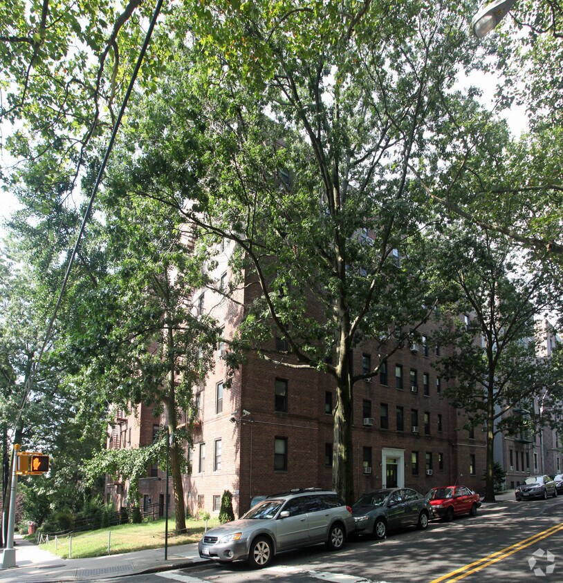 Primary Photo - 8620 Park Lane South