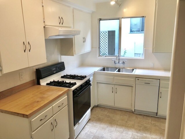 kitchen - 1842 N Verdugo Rd