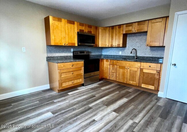 Foto del edificio - 811 Glenwood Rd