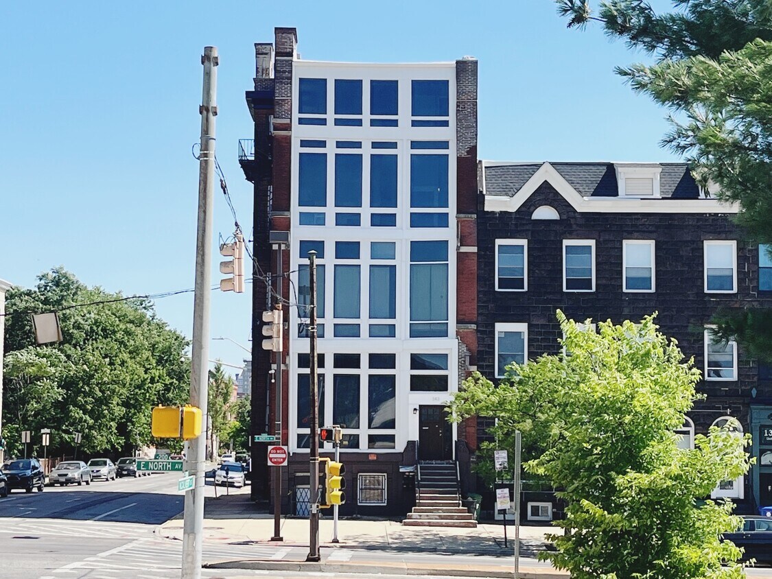 Primary Photo - 143 E North Ave