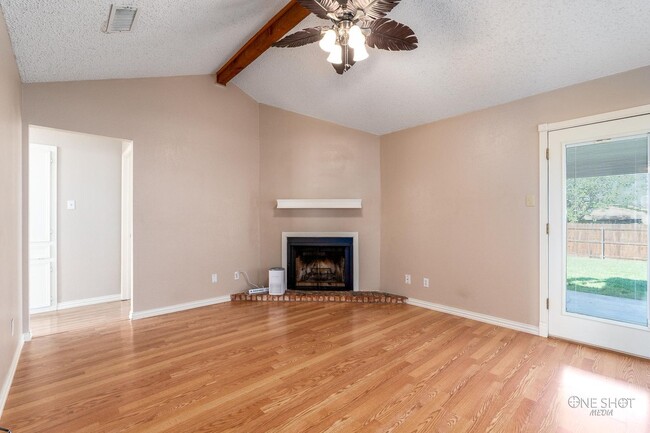 Building Photo - 7958 Bonnie Cir