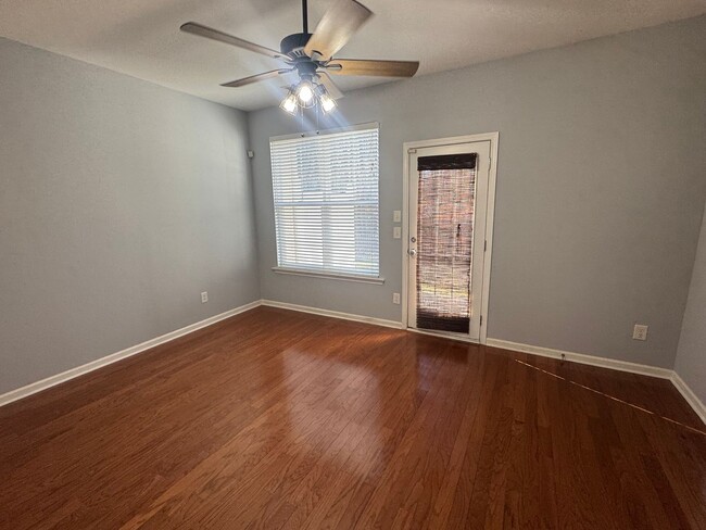 Building Photo - *Move In Special!* 2 Bedroom | 2.5 Bath Ra...