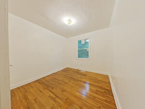 Building Photo - 658 Lorraine Dr