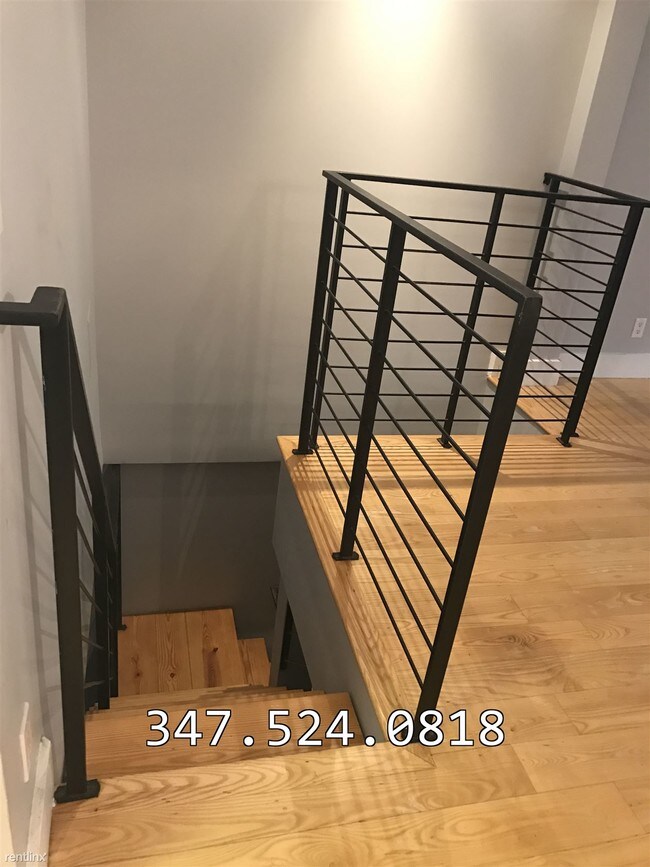 Foto del edificio - 1 br, 1 bath  - 225 Maujer St