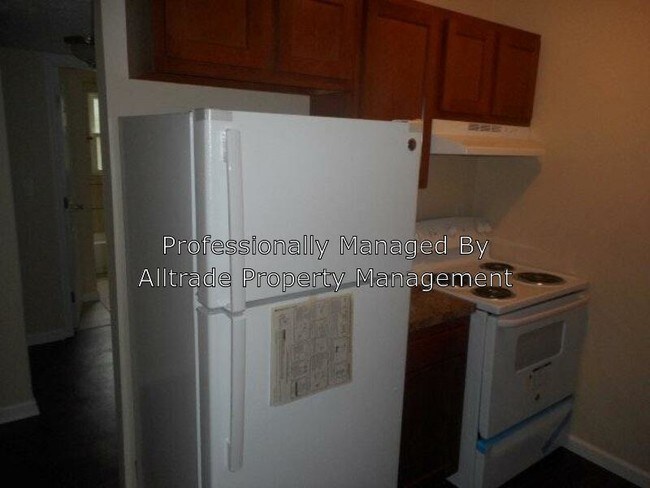 Foto del edificio - 1745 Sonne Ave