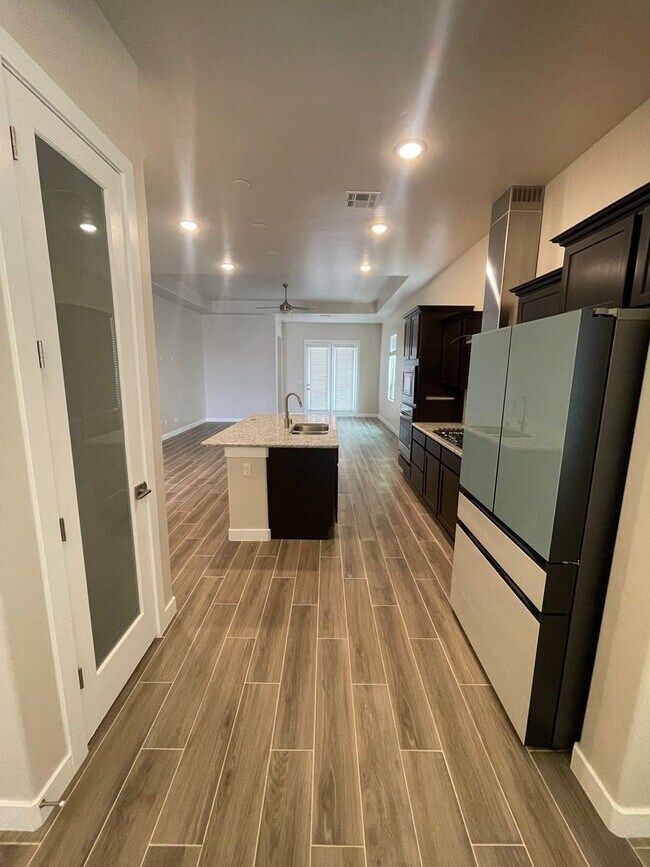 Foto del edificio - Gorgeous Like New Build, 3 Bedroom/2 Bath ...