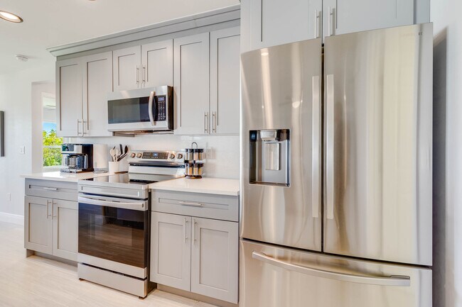 Building Photo - 1621 NE 17th Terrace