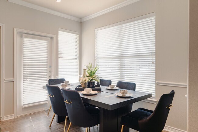 Foto del edificio - Luxury 2-Bed with Limited Time Specials!