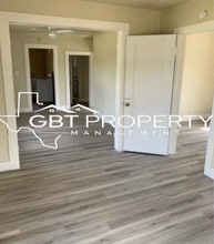 Building Photo - 1108 E Lee Ave