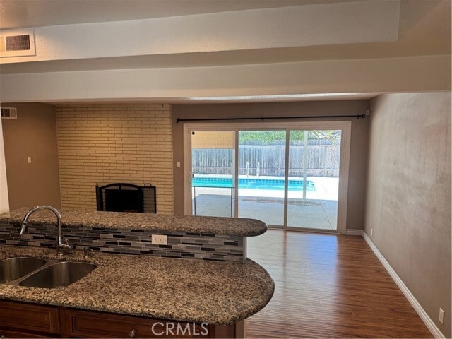 Building Photo - 2437 Fordham Dr