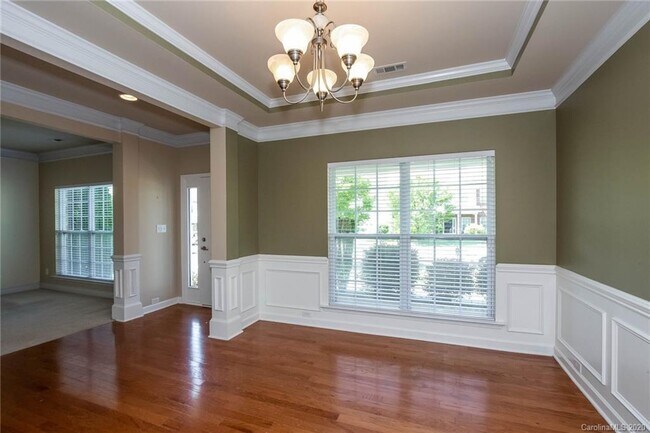 Building Photo - 3215 Shadowy Retreat Dr
