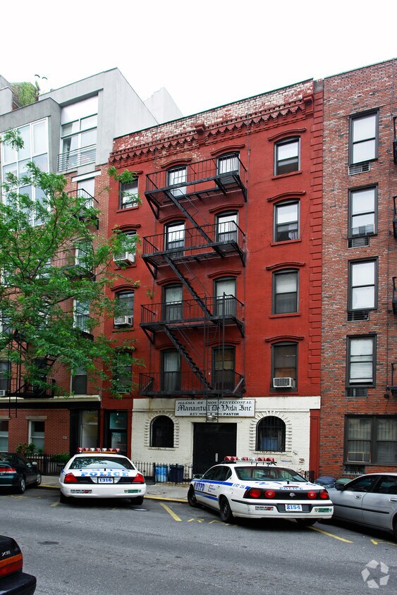 Building Photo - 236 W 20th St