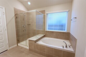 Building Photo - 1210 Oak Barrel Run