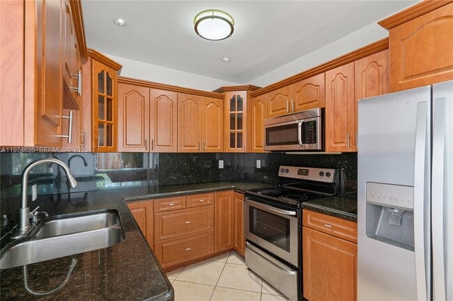 Foto del edificio - 1381 W 63rd St