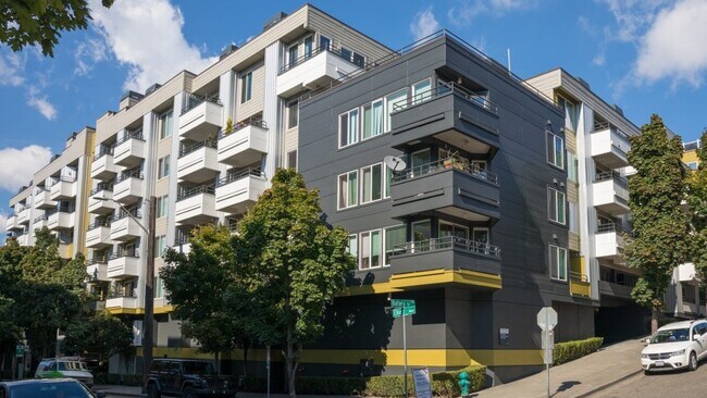 Foto del edificio - 2400 Elliott Ave