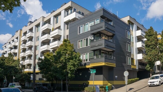 Building Photo - 2400 Elliott Ave