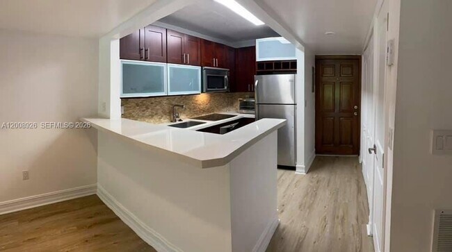 Foto del edificio - 3225 Bird Ave