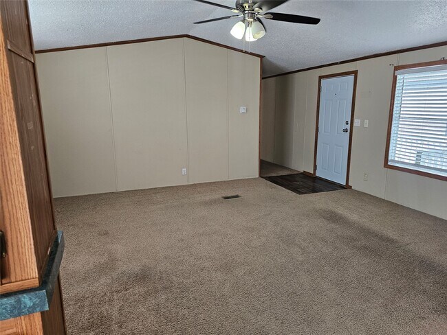 Building Photo - 827 Gregs Way