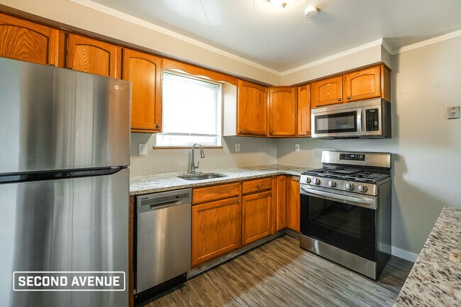 Foto del edificio - 701 Crestview Dr