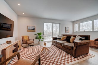 Building Photo - 605 E Bryant St