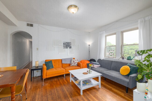 3HAB, 1BA - 1,100 ft² - Sala de estar - 5521 Wilkins Ave