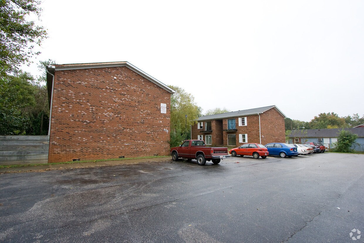 Building Photo - 909 S Blount St