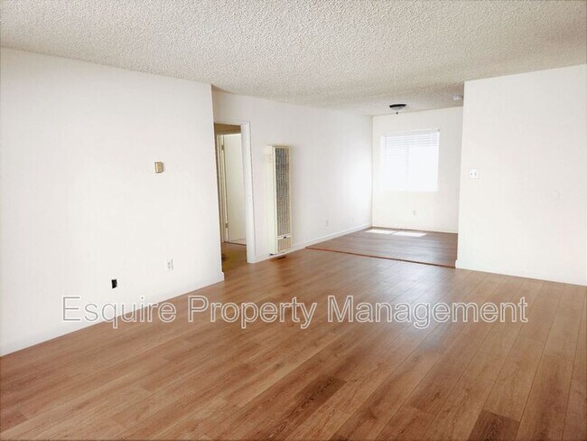Foto del edificio - 2056 N Ventura Rd