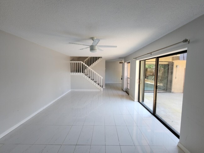 Foto del edificio - 5768 SE Windsong Ln