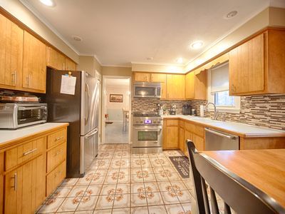 Jenn Aire stainless steel kitchen - 46 Cooper Run Dr