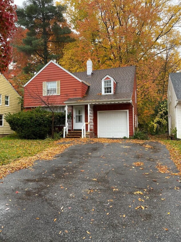 Primary Photo - Cozy 3/1.5 house at Warrensville Hts