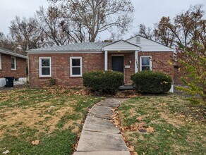 Building Photo - 7884 Wayne Ave