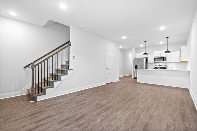 Building Photo - 750 Tracy Lane