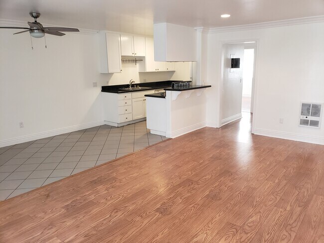 Photo - 1720 Newport Ave Apartments