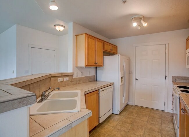 Foto del edificio - Cute Condo w/ 2 Beds 2 Baths and Balcony in Beaverton!