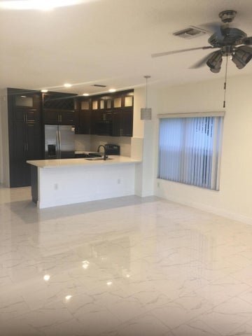 Foto del edificio - 401 SW 120th Ave