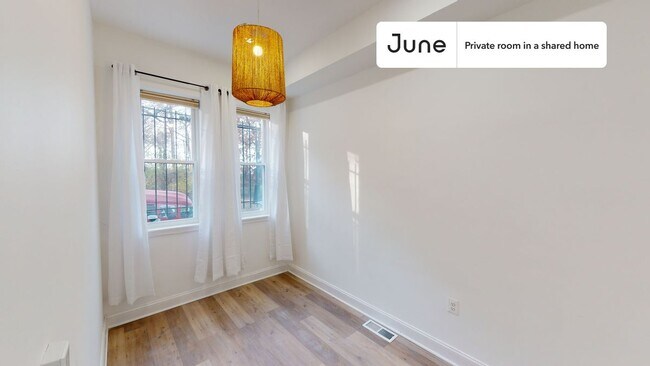 Foto del edificio - Room in Shared 5 bed/3.5 bath home