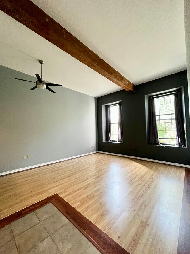 Foto del edificio - 15 Higgins St, Unit 219