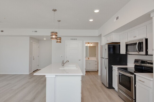 Foto del edificio - 5017 Farnum Ln