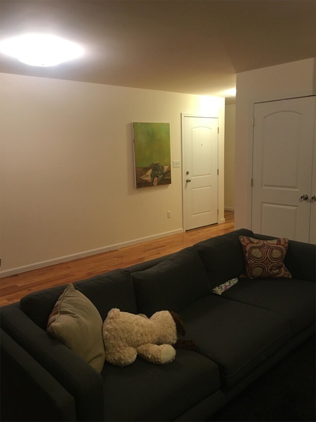 Foto del edificio - 231 E Kinney St