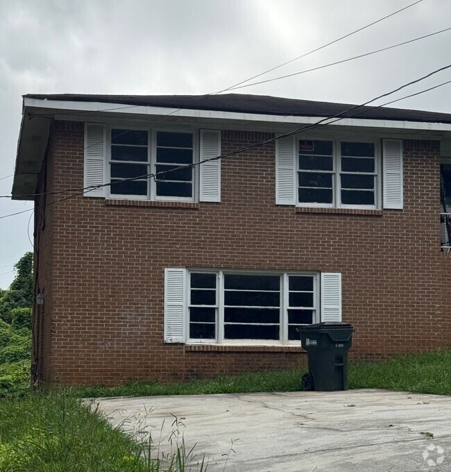 Building Photo - 8195-8195 Spillers Dr SW