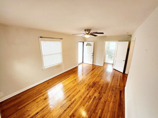 Foto del edificio - 618 Dunkley Dr